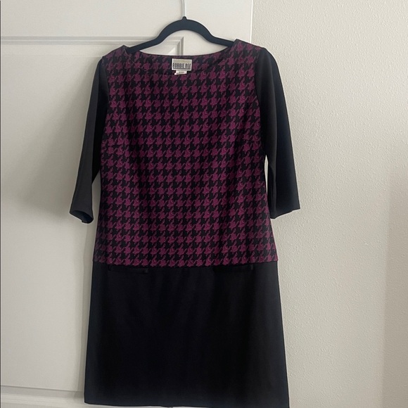 Dress Barn Black and Pink Houndstooth Long Sleeve Dress - Picture 1 of 4